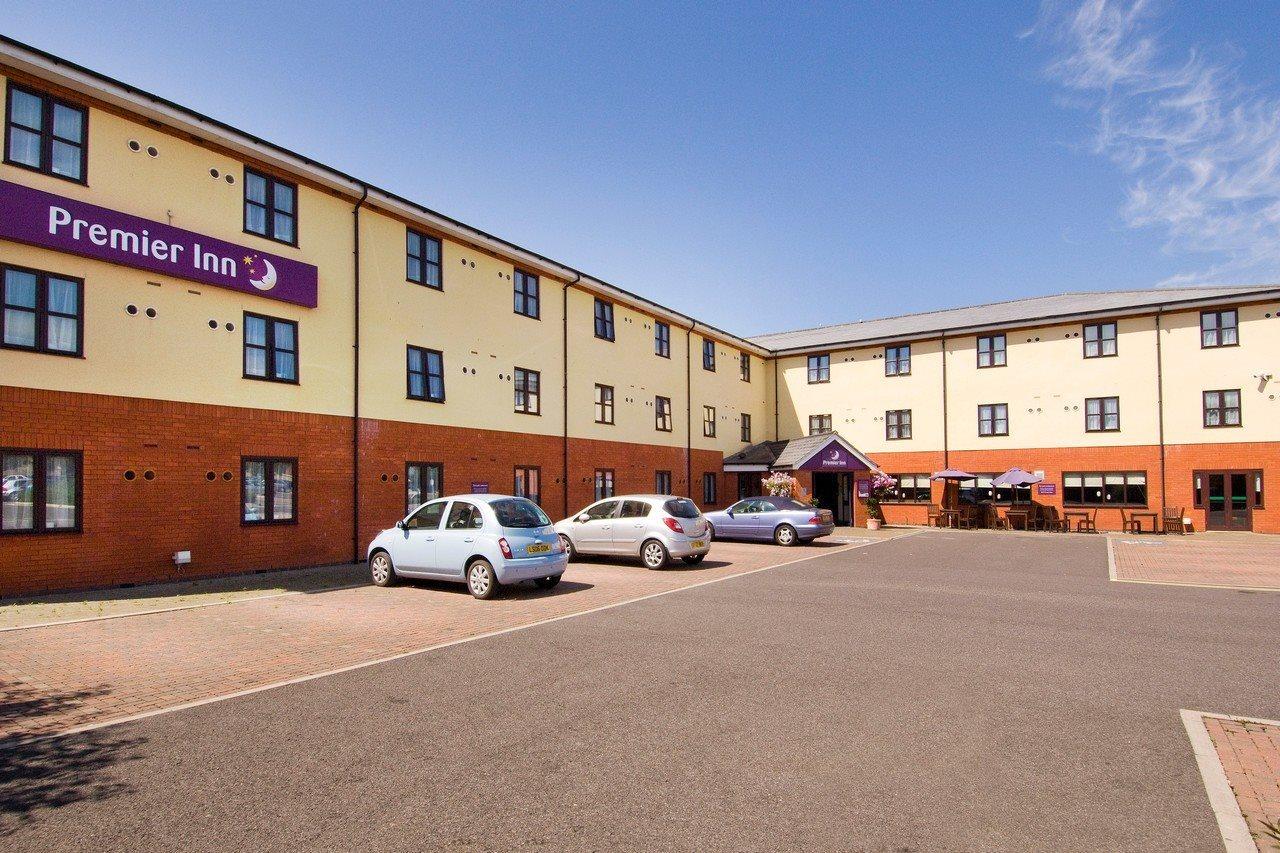 Premier Inn Чичестър Екстериор снимка