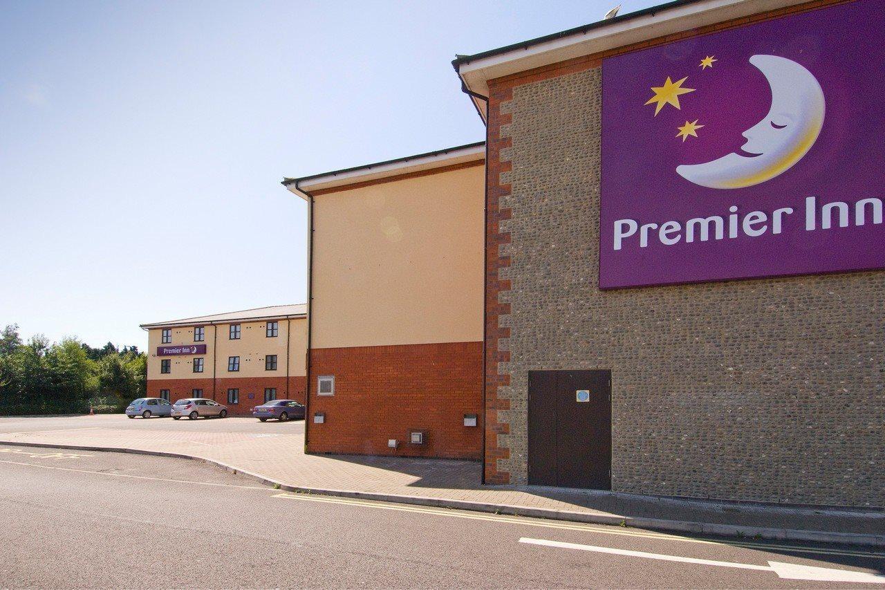 Premier Inn Чичестър Екстериор снимка
